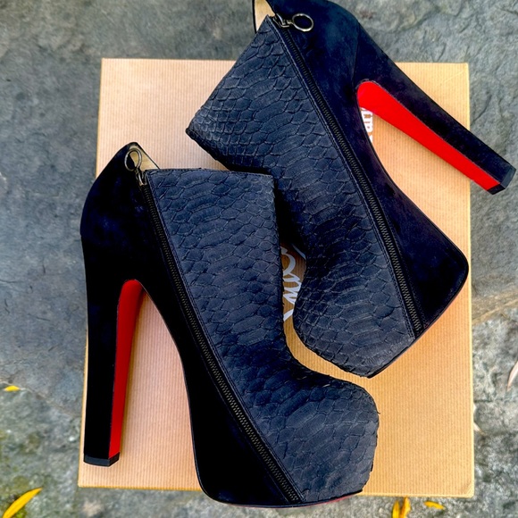 CHRISTIAN LOUBOUTIN BLACK PYTHON HIGH HEEL ANKLE BOOTS /BOOTIES -9.5- NIB! ๐ฅ๐ข - Picture 11 of 13
